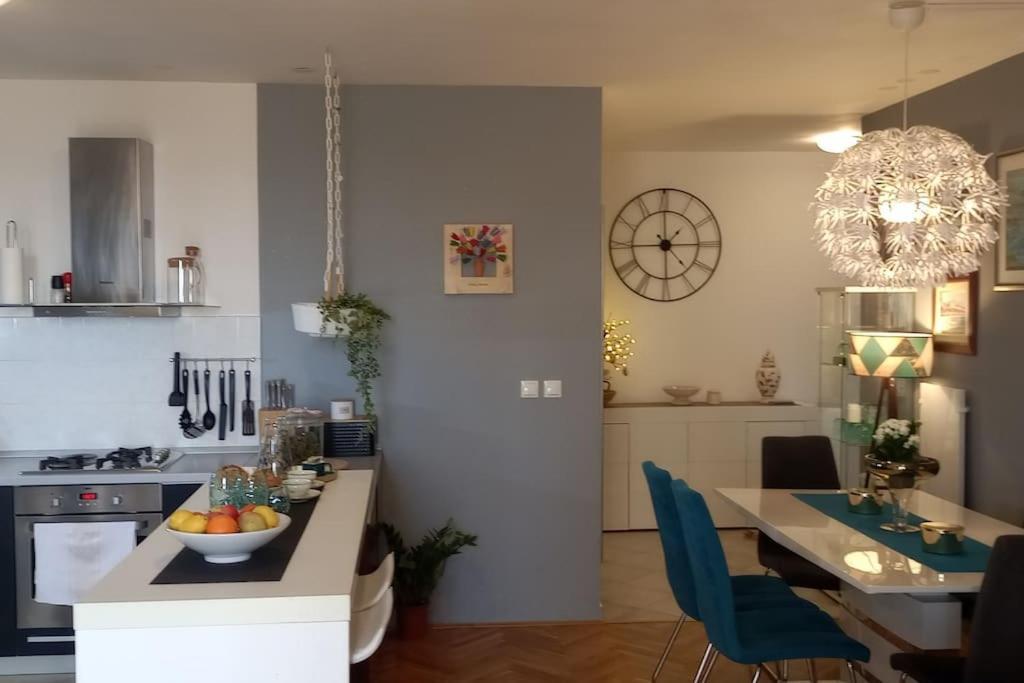 Apartment Pupila Солин Екстериор снимка